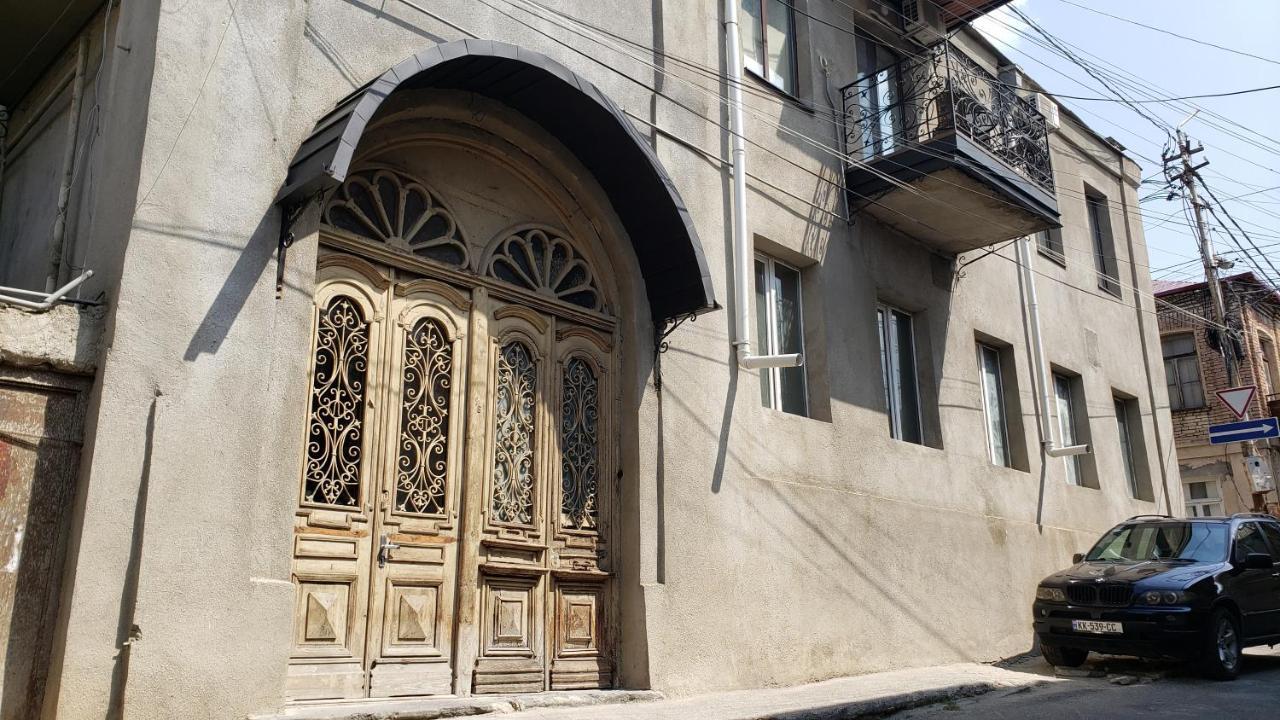 Family Guest House Tbilisi Ngoại thất bức ảnh