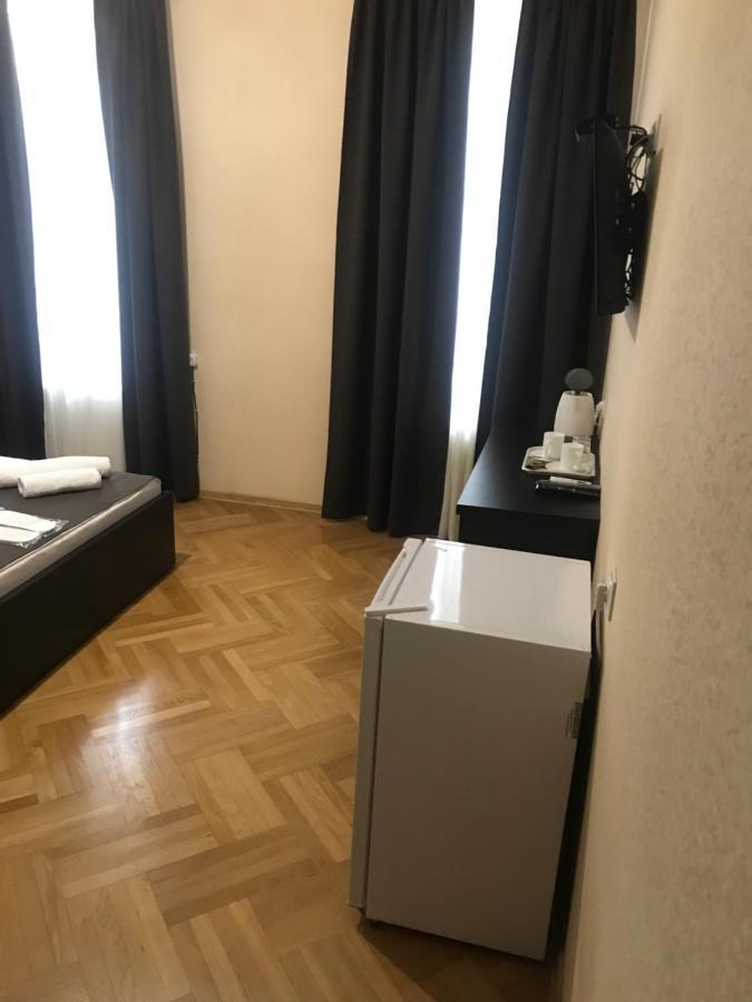 Family Guest House Tbilisi Ngoại thất bức ảnh