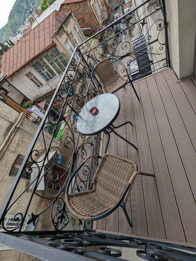 Family Guest House Tbilisi Ngoại thất bức ảnh